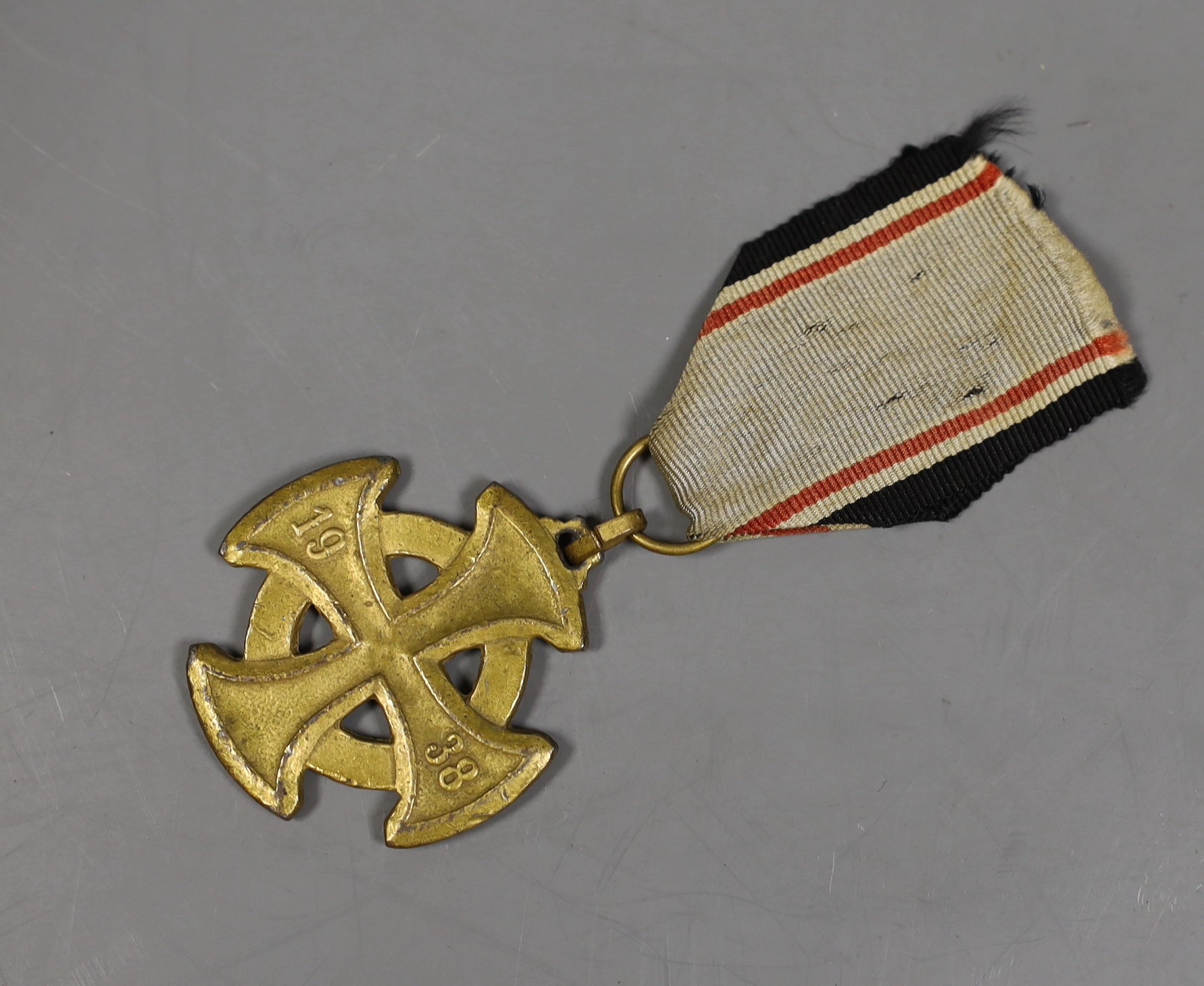 A German WWII flying medal